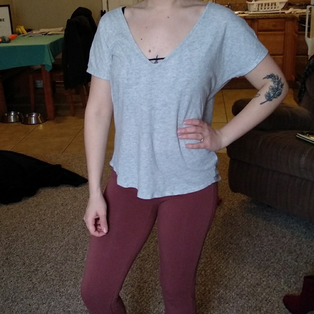 Backless tee - Picture 2 of 2